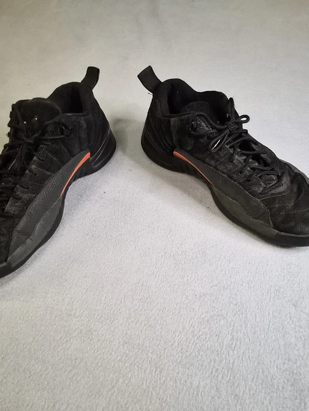 Jordan 23's black trainers, with red detailsSize US 11.5 #sneakers #basketball